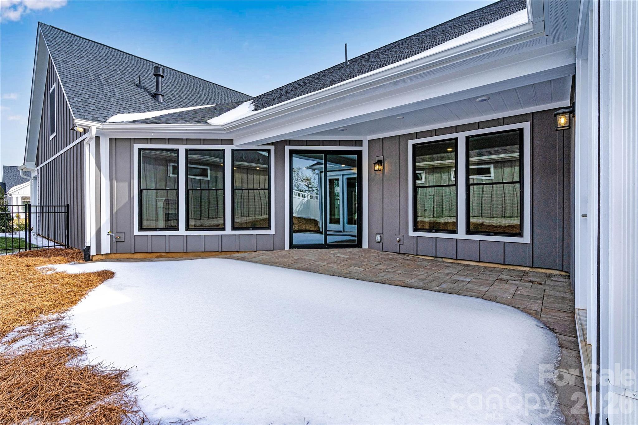 The Courtyards at Lake Davidson - Residential