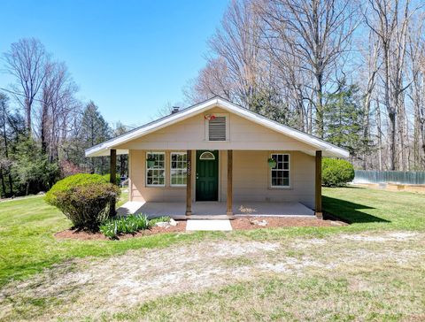438 Loop Road Hendersonville NC 28792