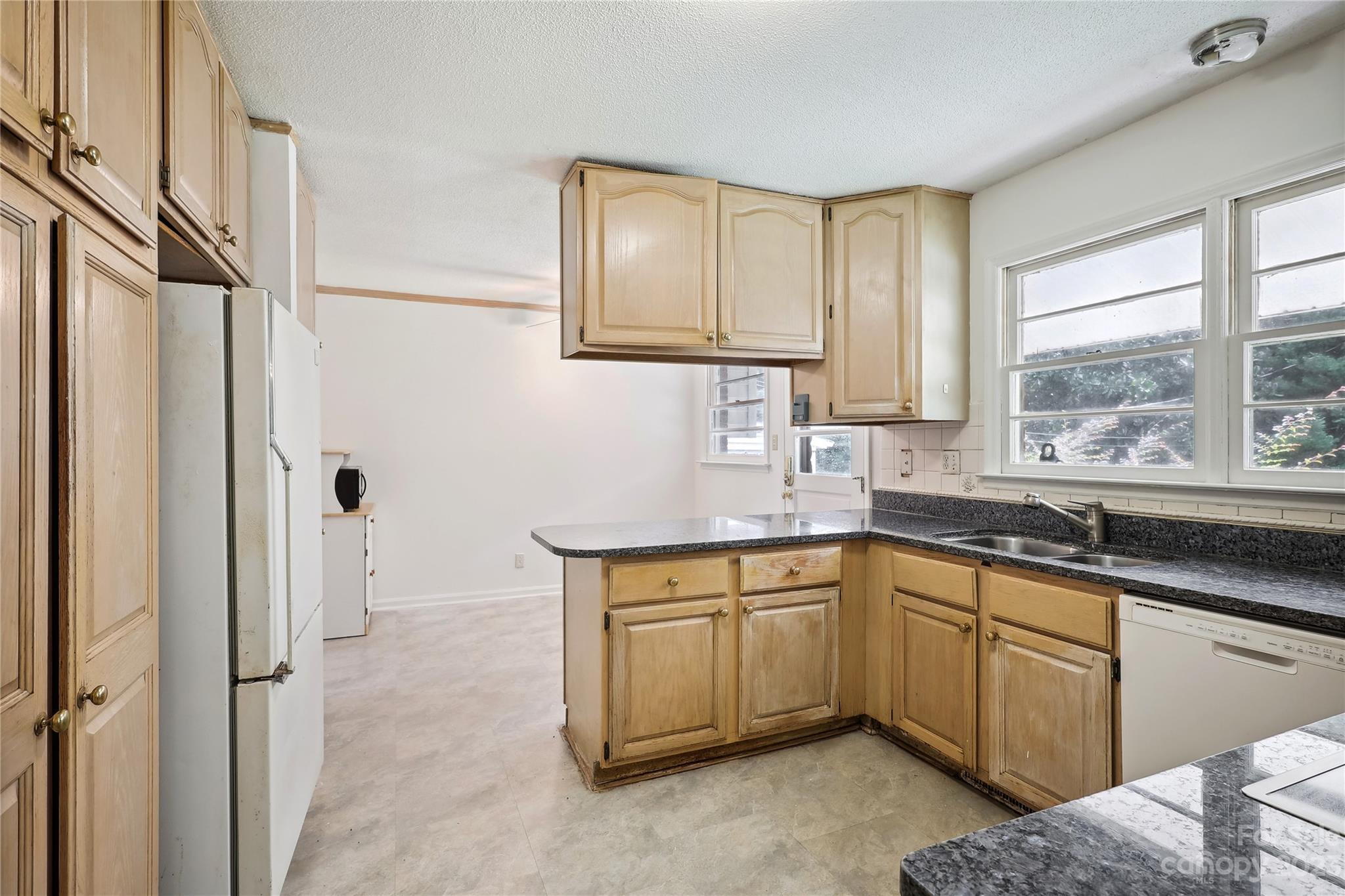 Country Club Estates - Residential