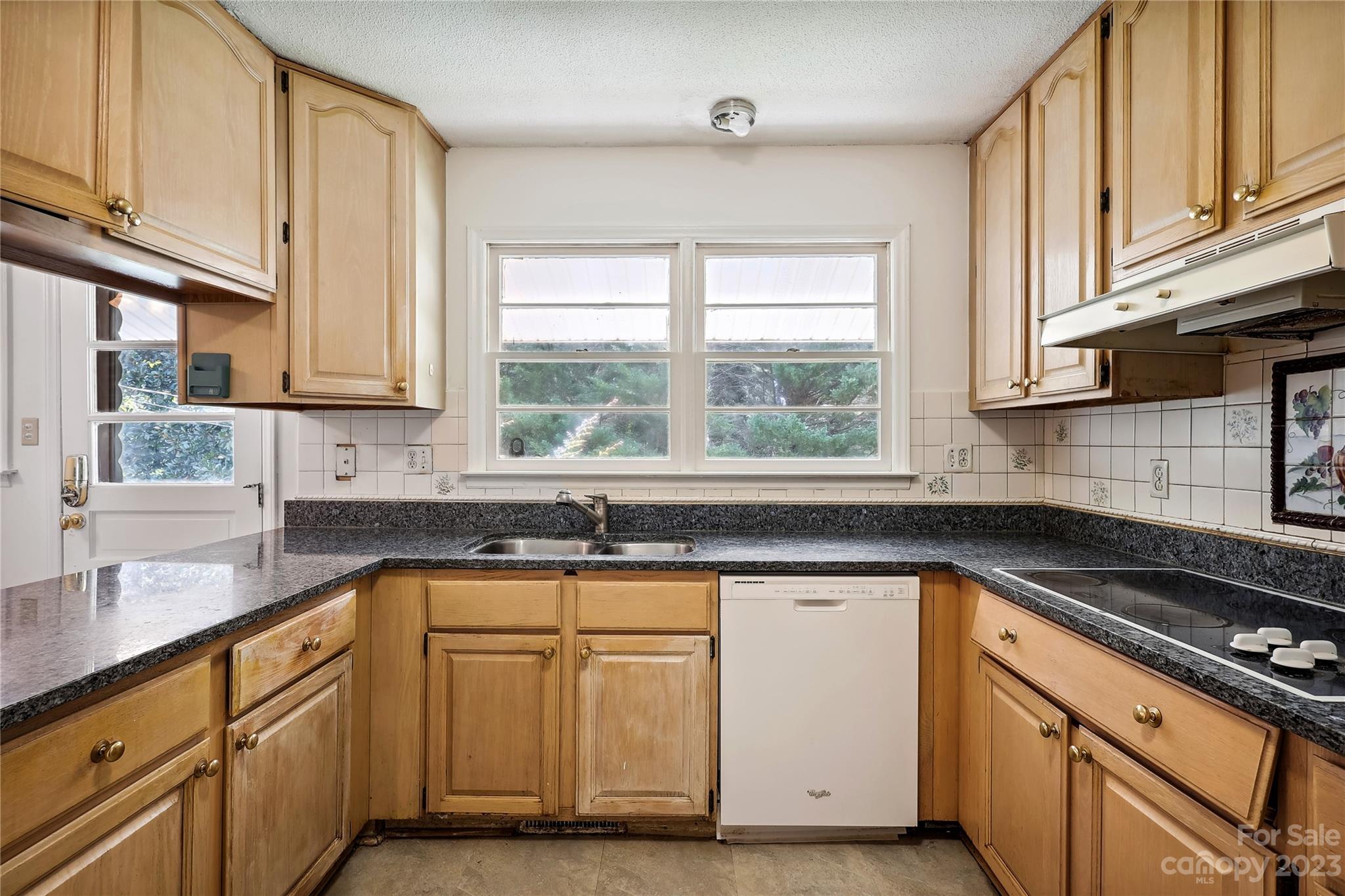 Country Club Estates - Residential