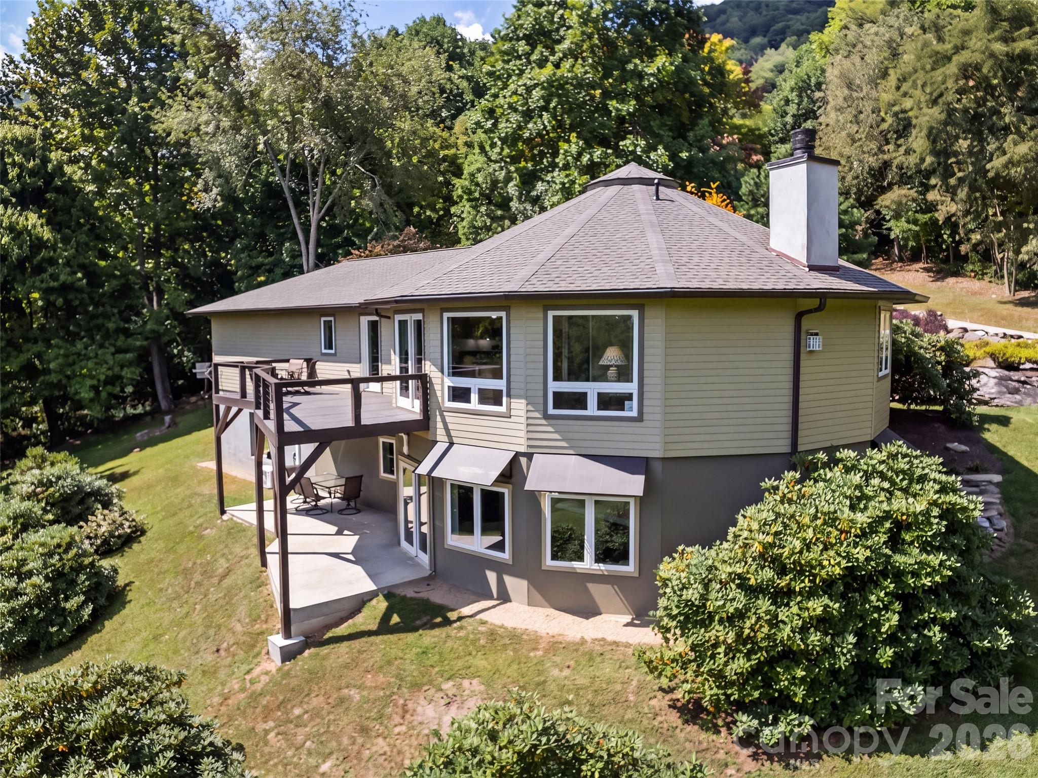 555 Live Oak Loop