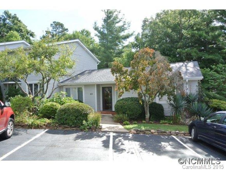 One of the largest floorplans in Hollybrook and overlooks the pond.  Remodeled w/ brazilian cherry wood floors on main, corian counters in kit., master suite w/ walk in closet, double vanities, jet tub, & solar tube lighting. Bonus room off master serves as great office/nursery.  Formal dining room, cathedral ceiling & wood fireplace in living room. Large family room on lower level, as well as another bonus room.  Dual level decks. Community pool