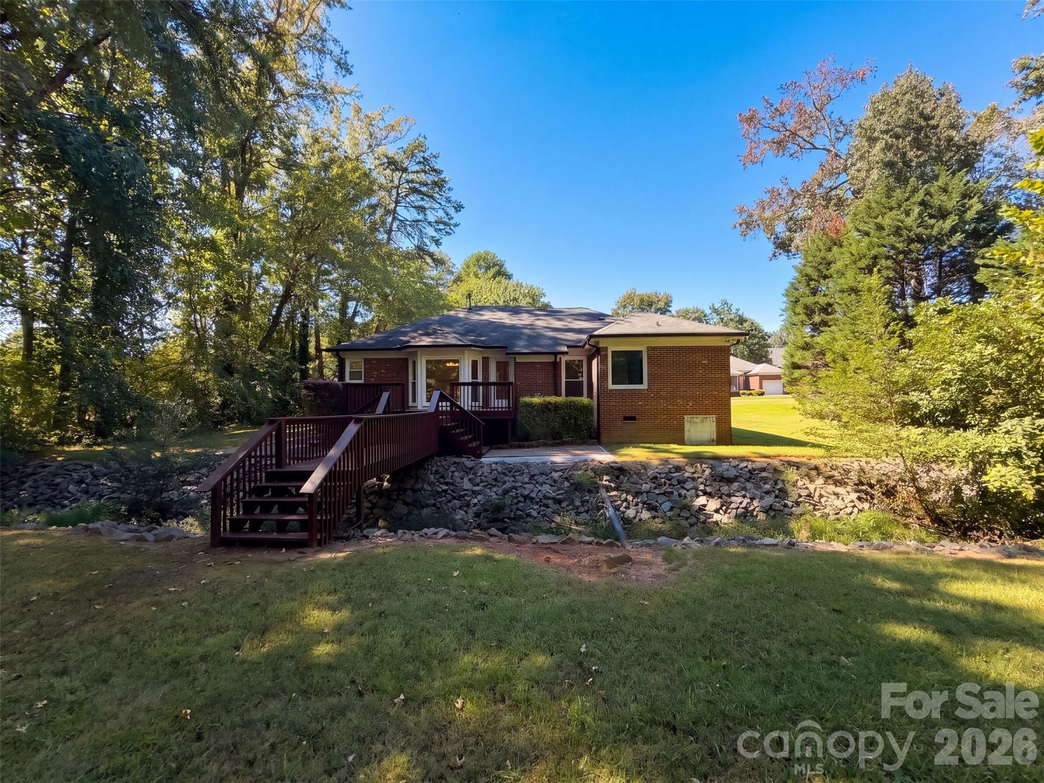 1104 Thoroughbred Place NW