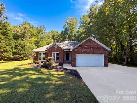 Photo of 1104 Thoroughbred Place NW, Concord, NC 28027 (MLS # 4432188)