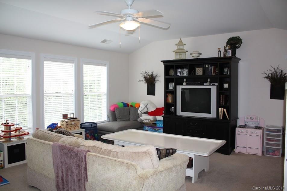 Hunter Oaks - Residential