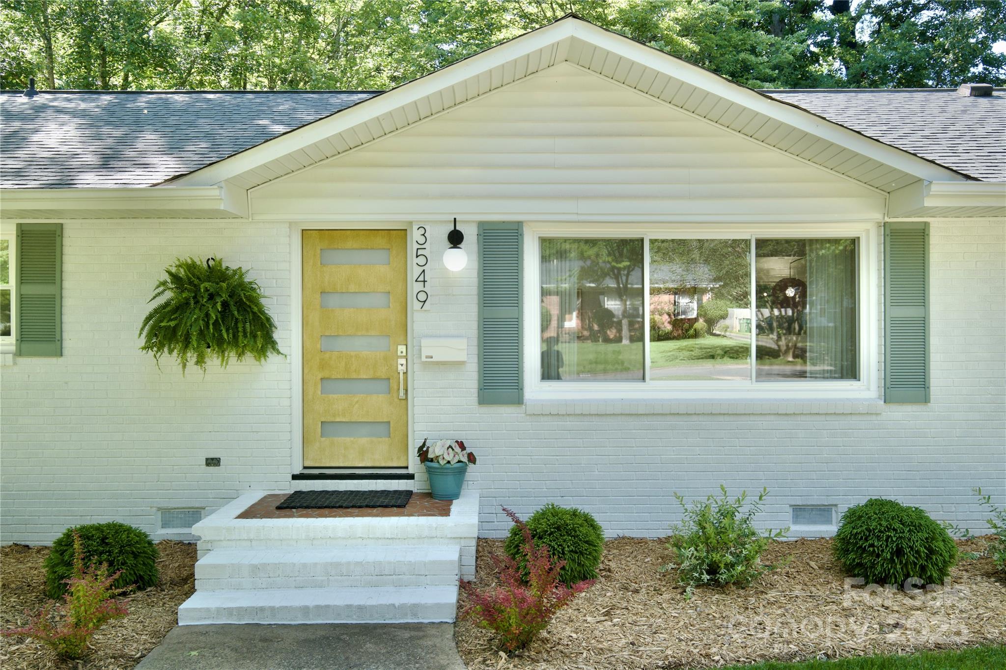 3549 Woodleaf Road