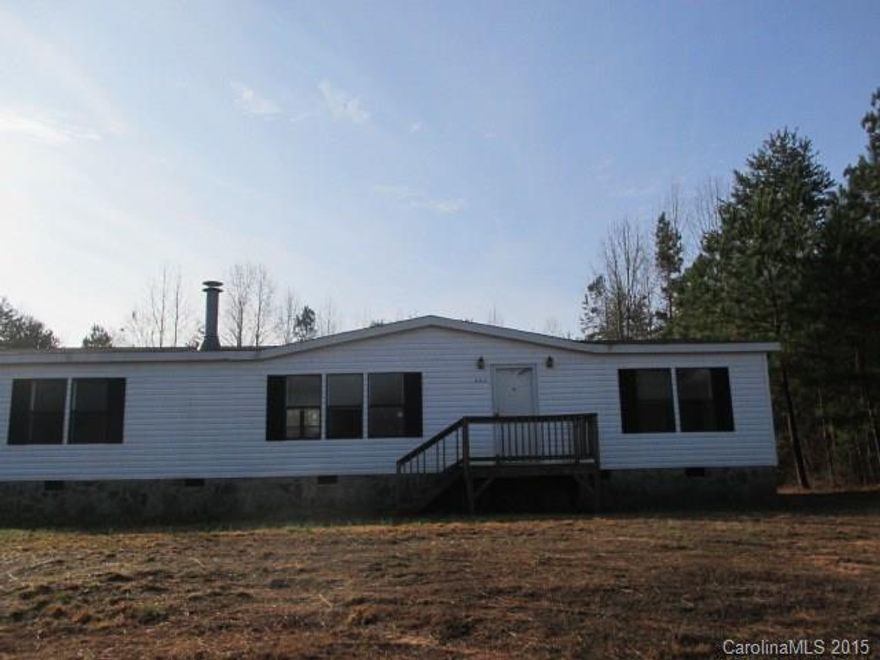 Lincolnton - 3BR/2BA 1647 sq ft manufactured double wide on .95 acres.  Nice large den with fireplace, dining room and galley kitchen.  This is a Fannie Mae HomePath property.