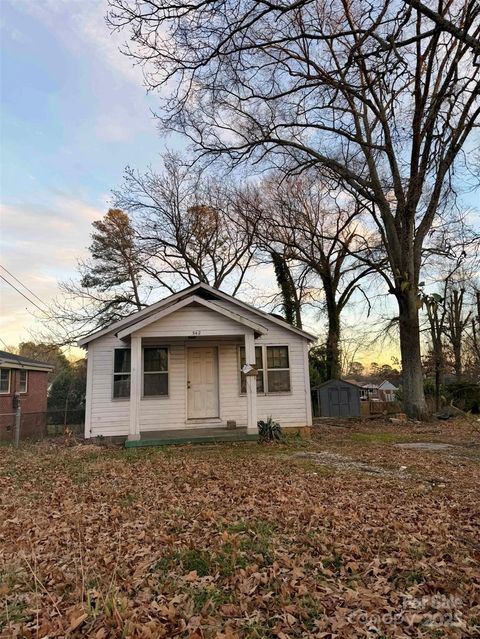 Photo of 1542 Jennings Street, Charlotte, NC 28216 (MLS # 4330779)