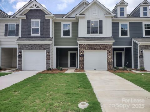 Photo of 231 Quinn Road, Matthews, NC 28104 (MLS # 4309383)