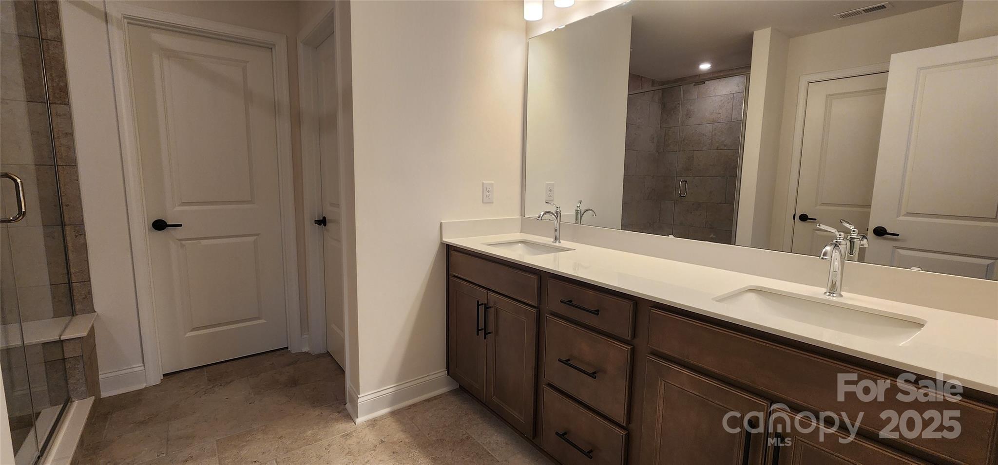 Lakeside Glen - Residential