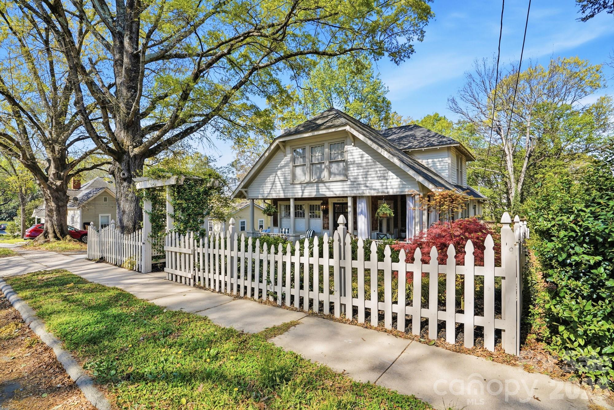 1815 Seigle Avenue