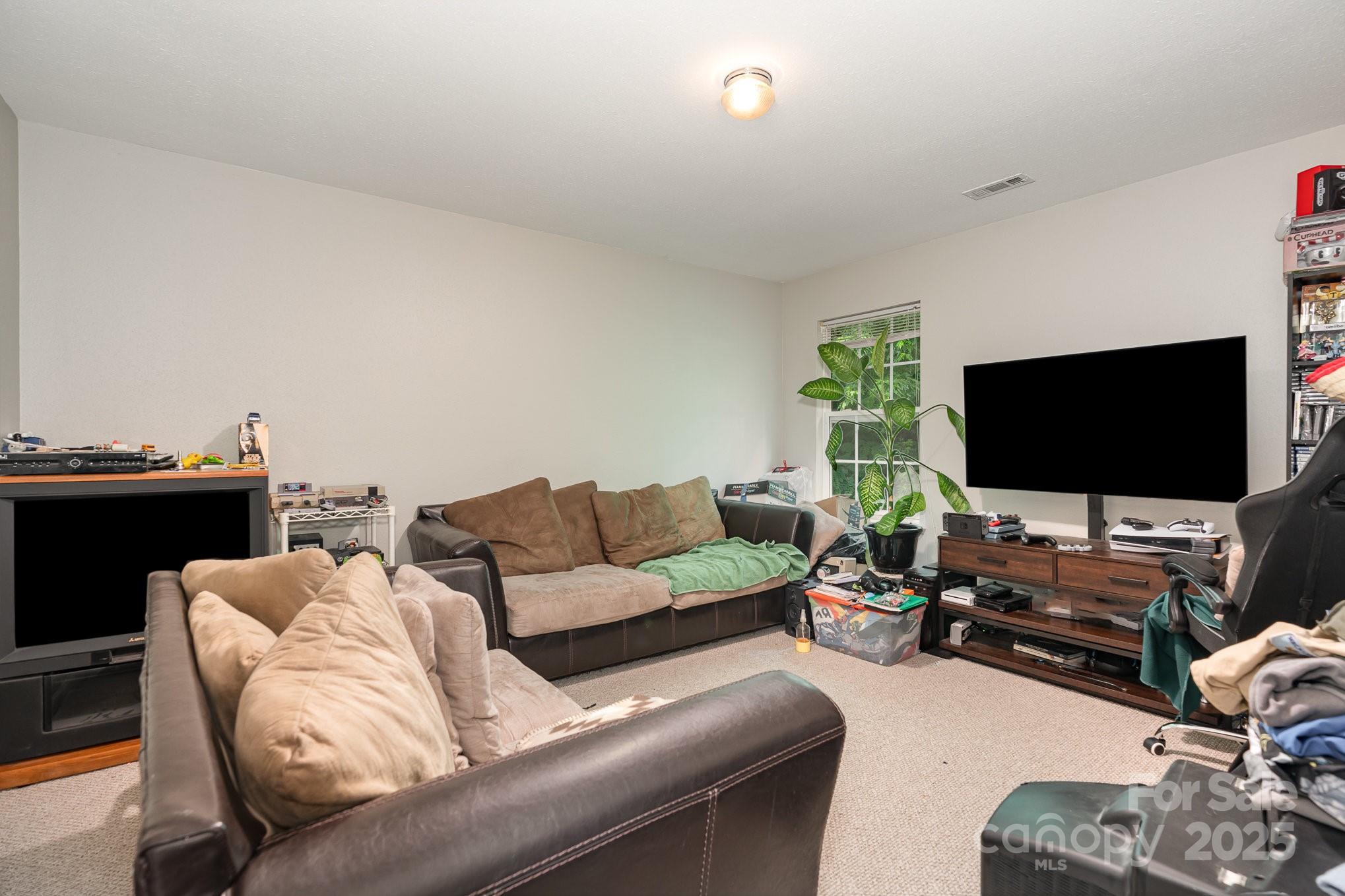 Twin Oaks - Residential