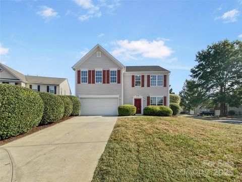 Photo of 3915 Cameron Run Lane, Matthews, NC 28105 (MLS # 4306200)