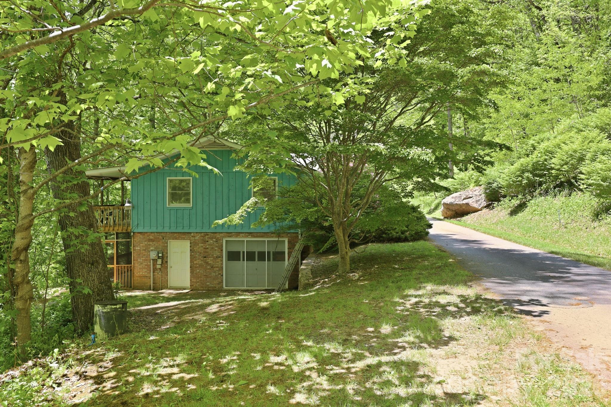 169 Sleepy Hollow Lane