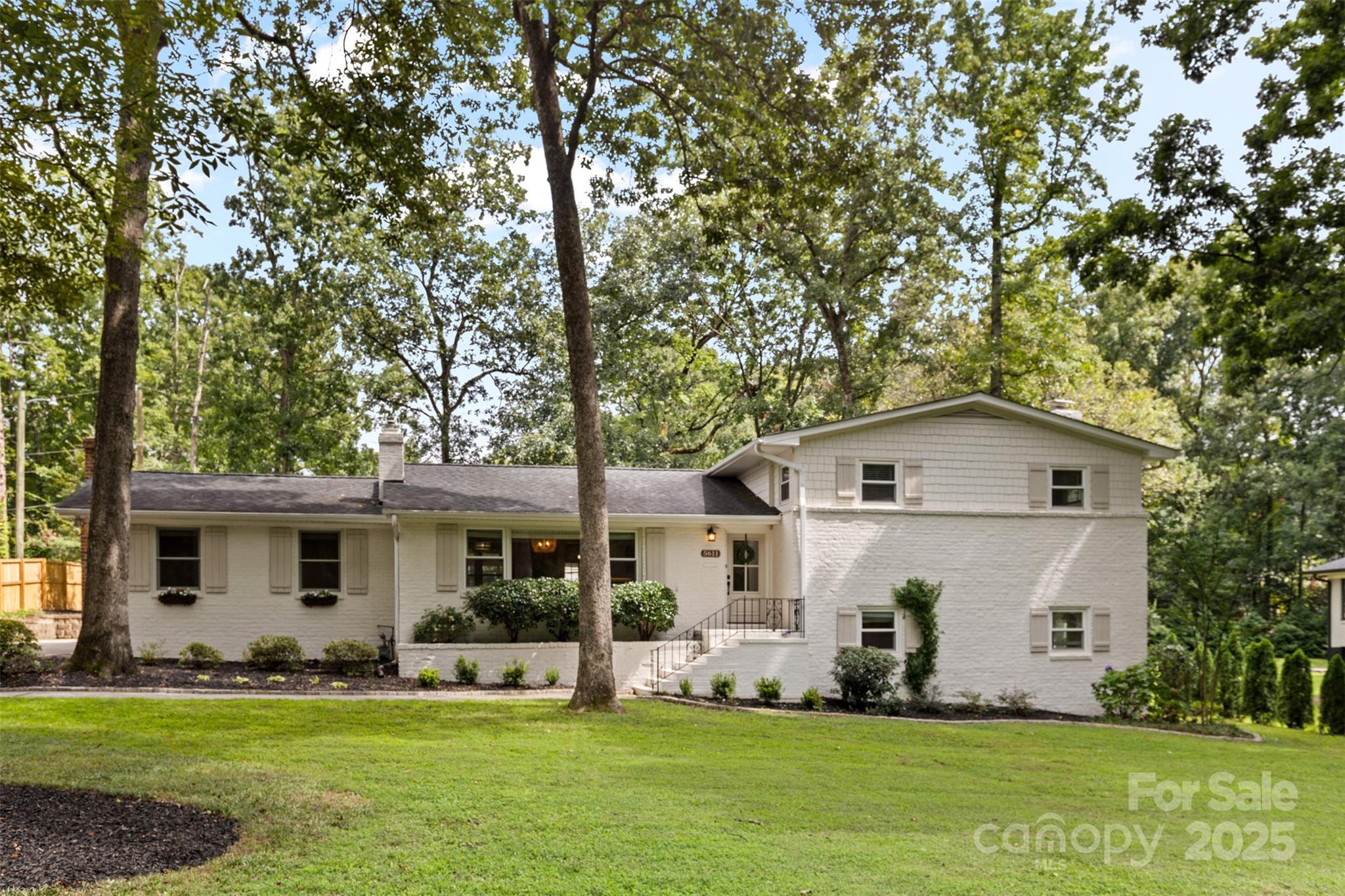 5611 Robinhood Road