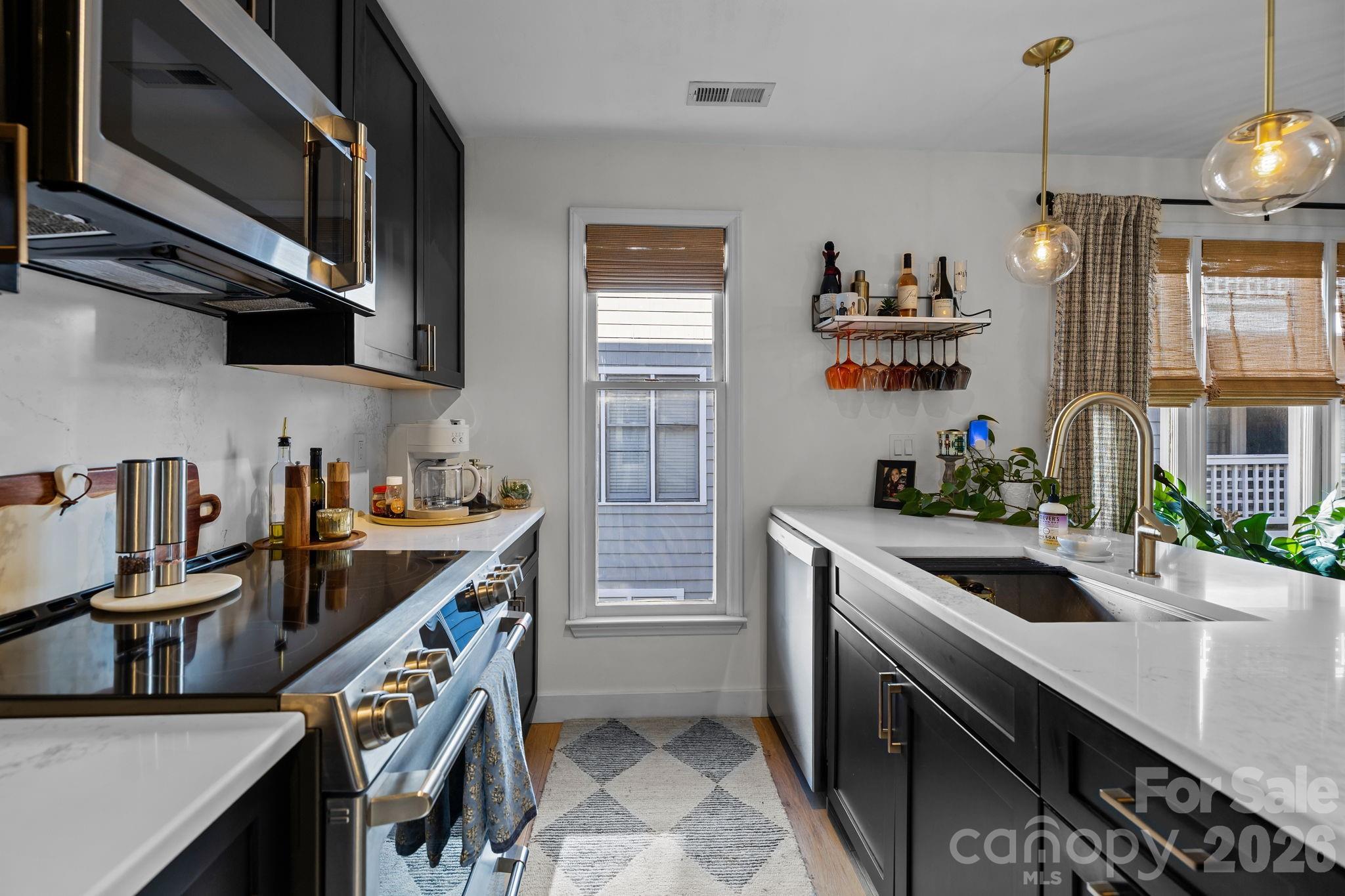 Queens Station - Residential