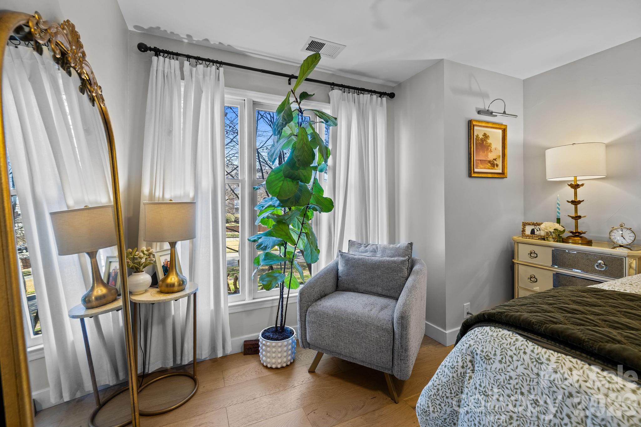 Queens Station - Residential