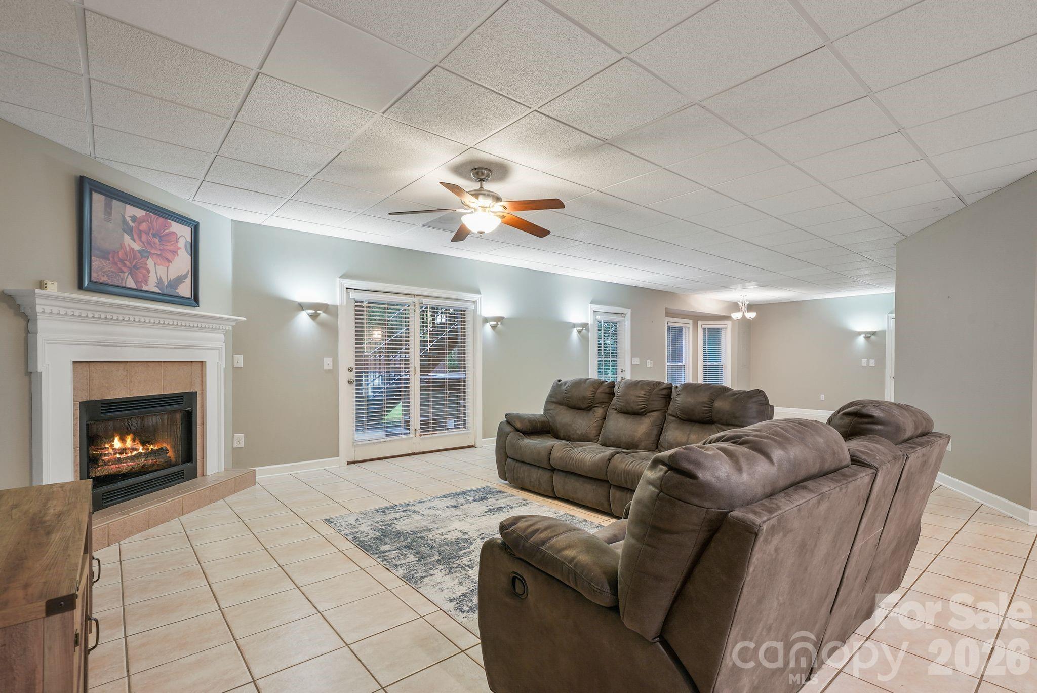 11 Greenway Drive