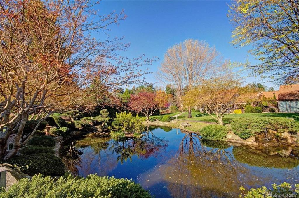 Lakemoor Village - Residential