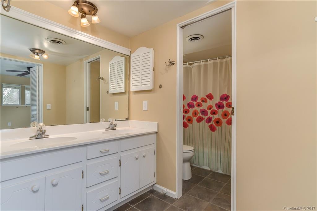 Lakemoor Village - Residential