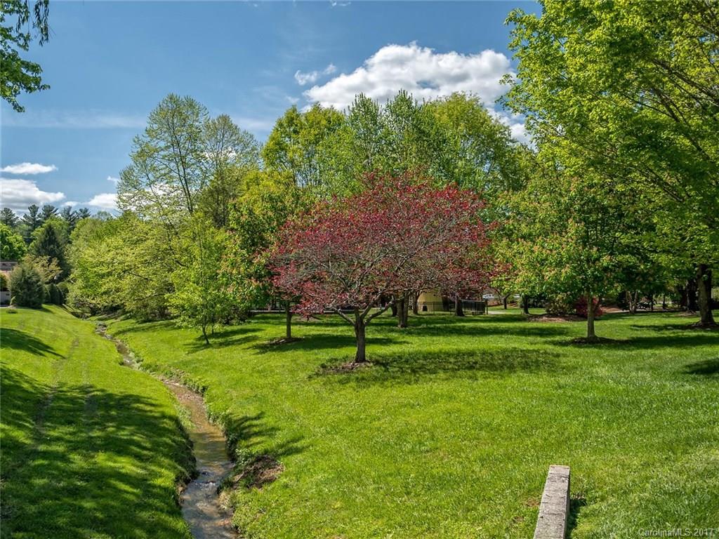 Lakemoor Village - Residential