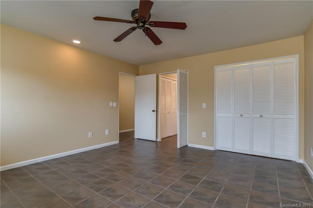 Lakemoor Village - Residential