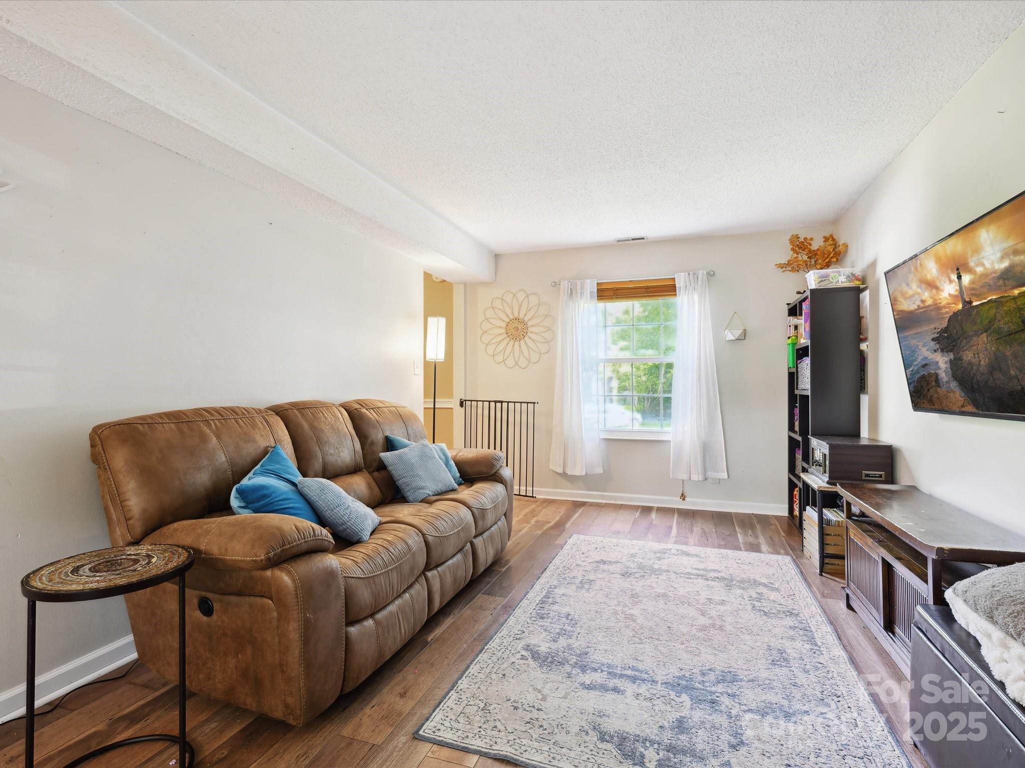 Twelve Oaks - Residential