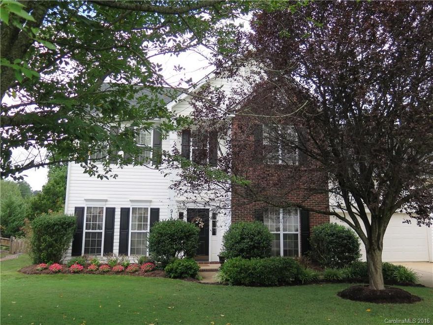 Wonderful home in sought after Fort Mill! 4 Bedrooms plus bonus rm that could be 5th BR. Remodeled kitchen, hardwoods thru out up and down! Built ins in office. High updated vanities in baths upstairs. Screened porch overlooks private fenced yard & stone pavered patio! Storage rm attached to garage! A must see!