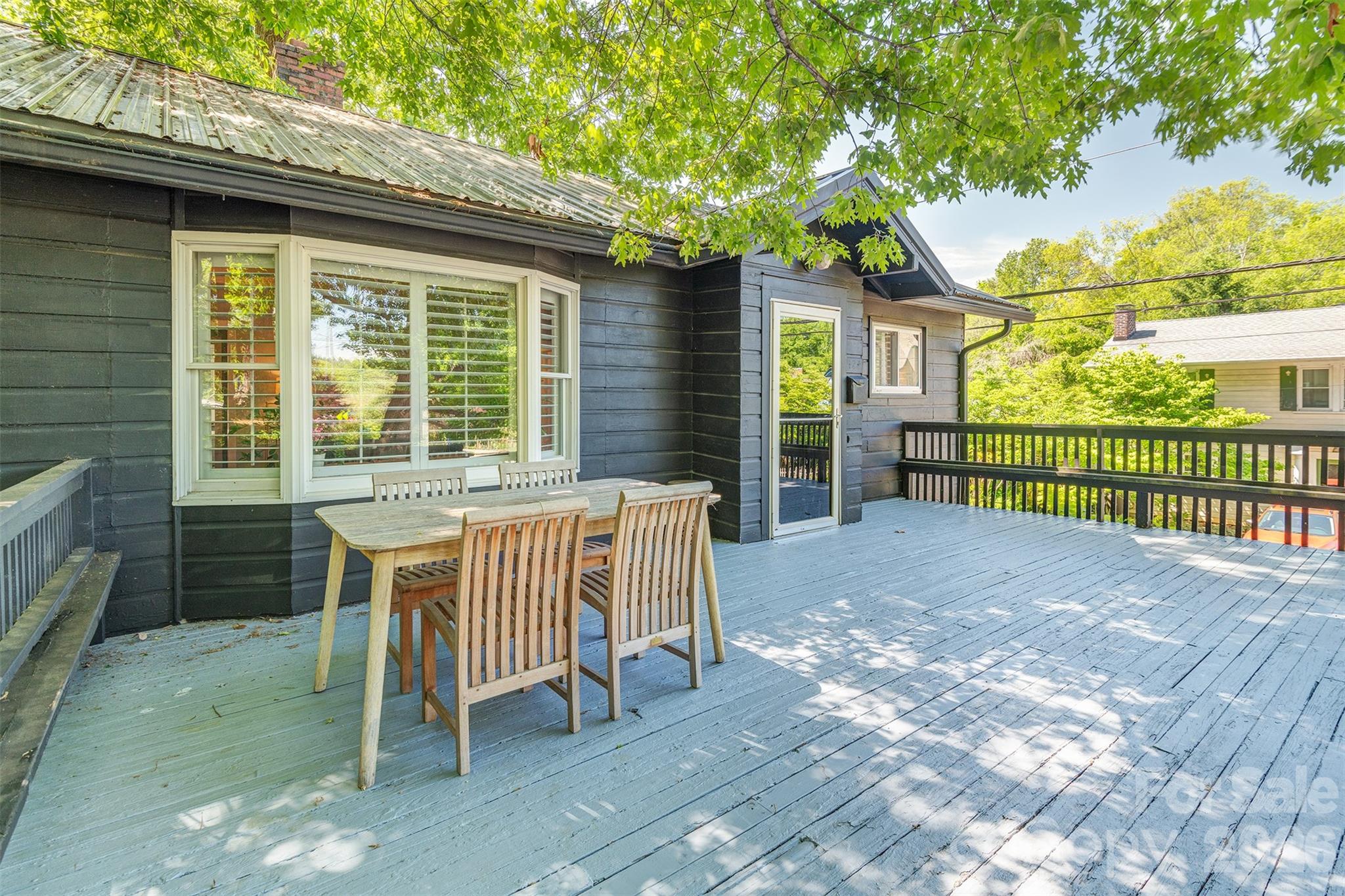 124 Evelyn Place