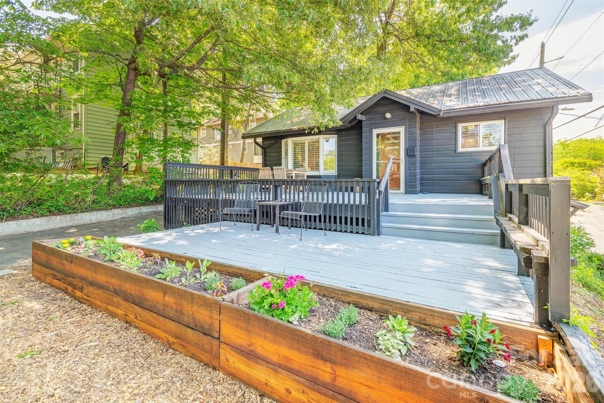 124 Evelyn Place
