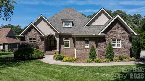 Photo of 1055 Catawba Greens Drive, Newton, NC 28658 (MLS # 4384886)