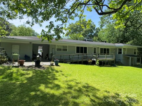 409 Edgewood Court Lancaster SC 29720