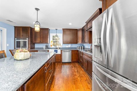 1418 E MEMORIAL Highway Harmony NC 28634