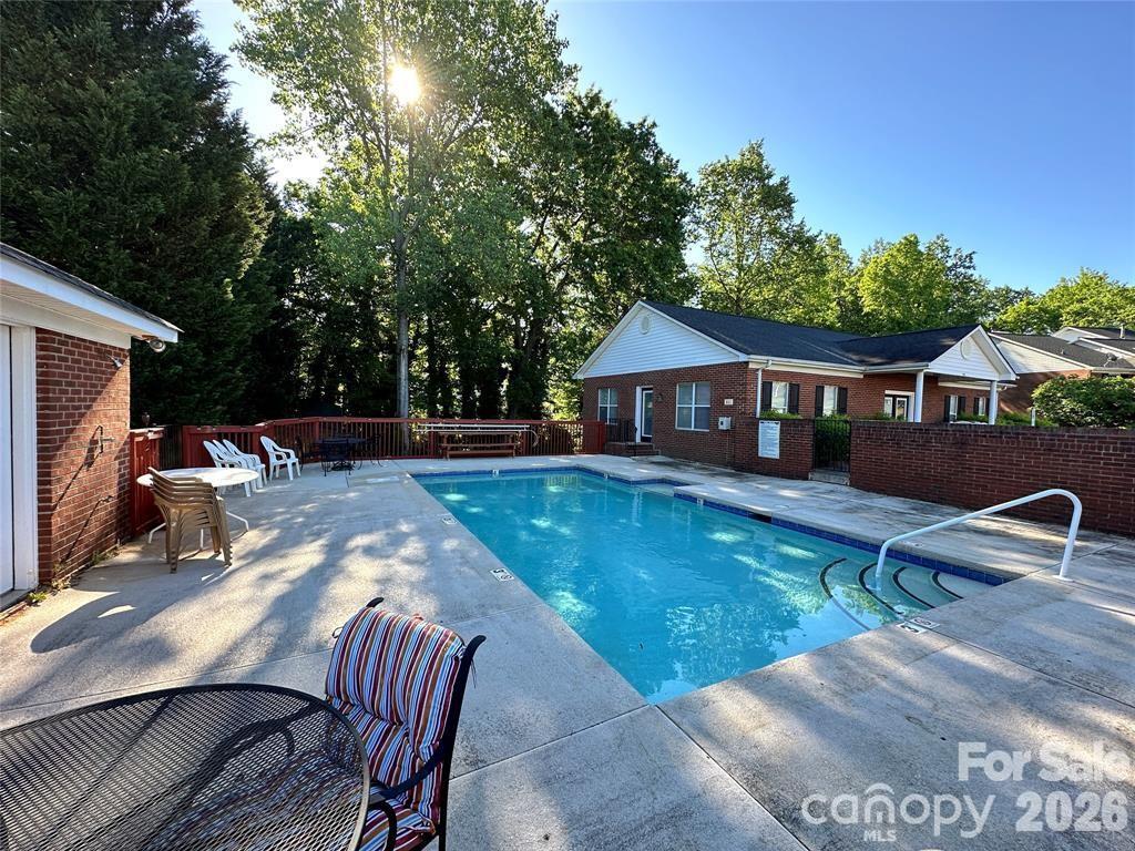 Twin Oaks - Residential