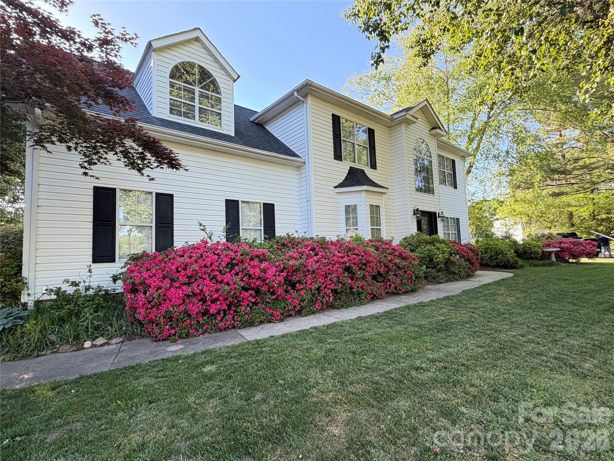 2300 Coach House Lane