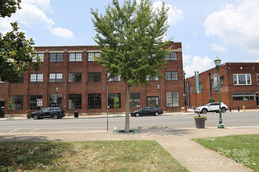 109 N Hayne Street 118