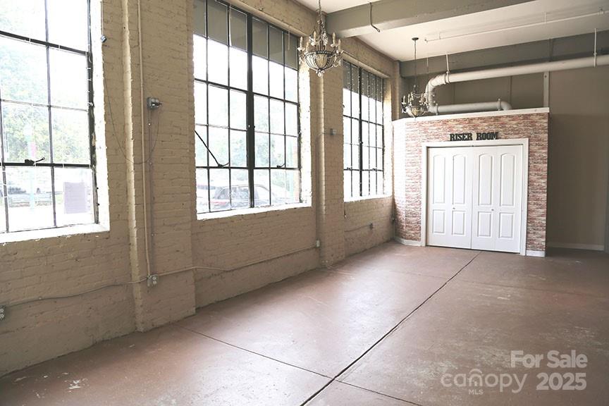 109 N Hayne Street 118