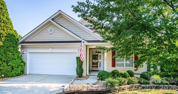 1015 PLATINUM DR, FORT MILL, SC 29708 - Image b12c8ed9eb5ac5b17ac30fce58542e89/4100734009