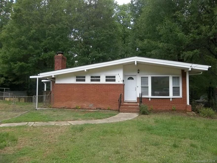 COME SEE THIS 3 BEDROOM RANCH HOUSE IN WESTCHESTER! Available immediately! This house has Central A/C, gas heat, range, refrigerator, dishwasher, washer/dryer connections, HARDWOOD FLOORS, covered DECK, wood burning FIREPLACE, and FENCED BACK YARD.