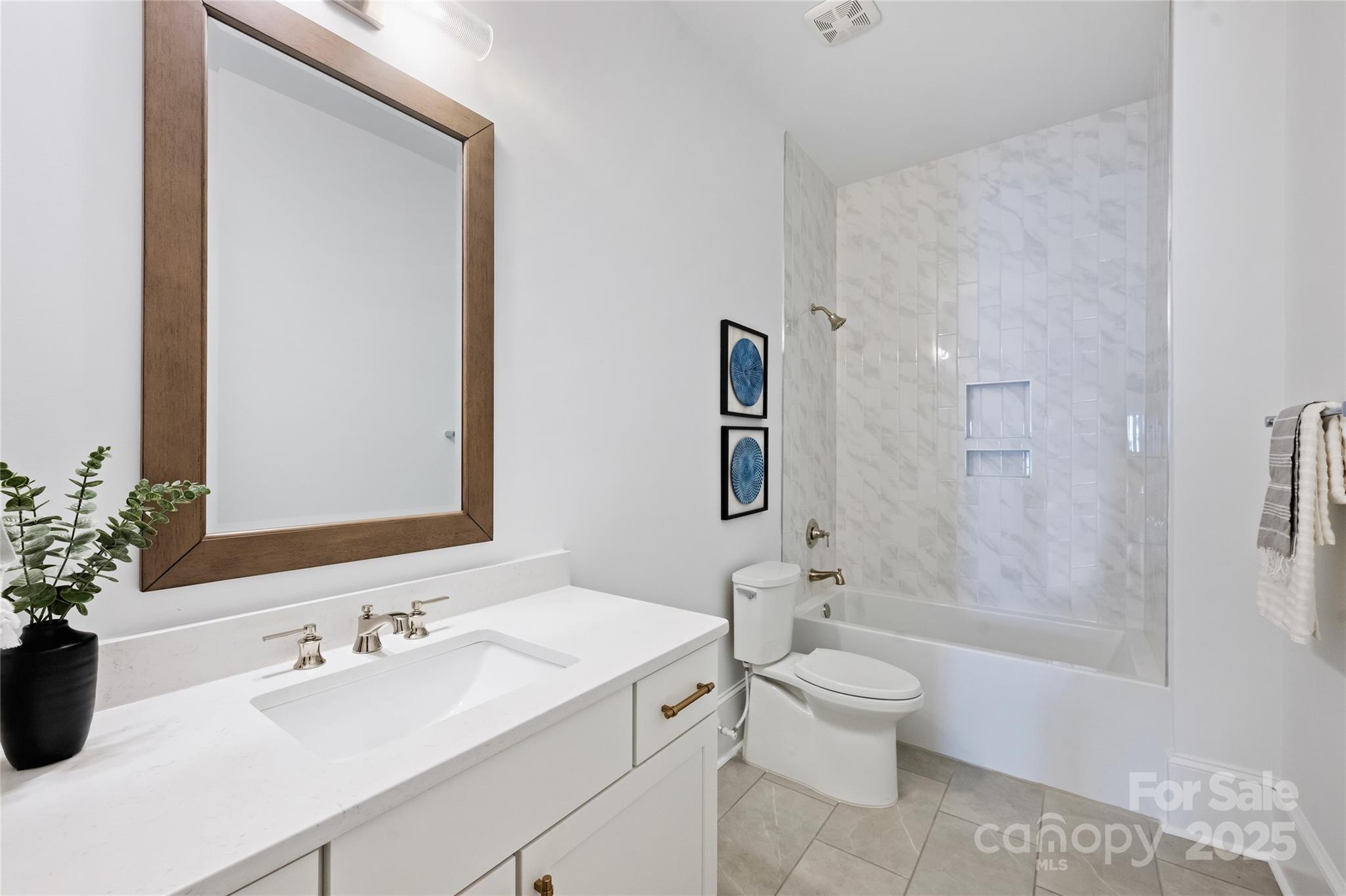 Chateau Sardis - Residential