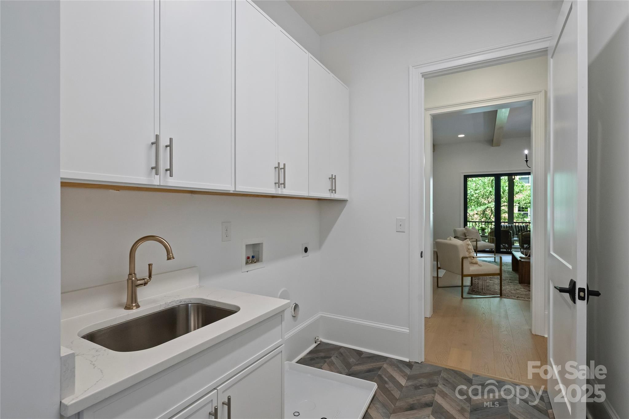 Chateau Sardis - Residential