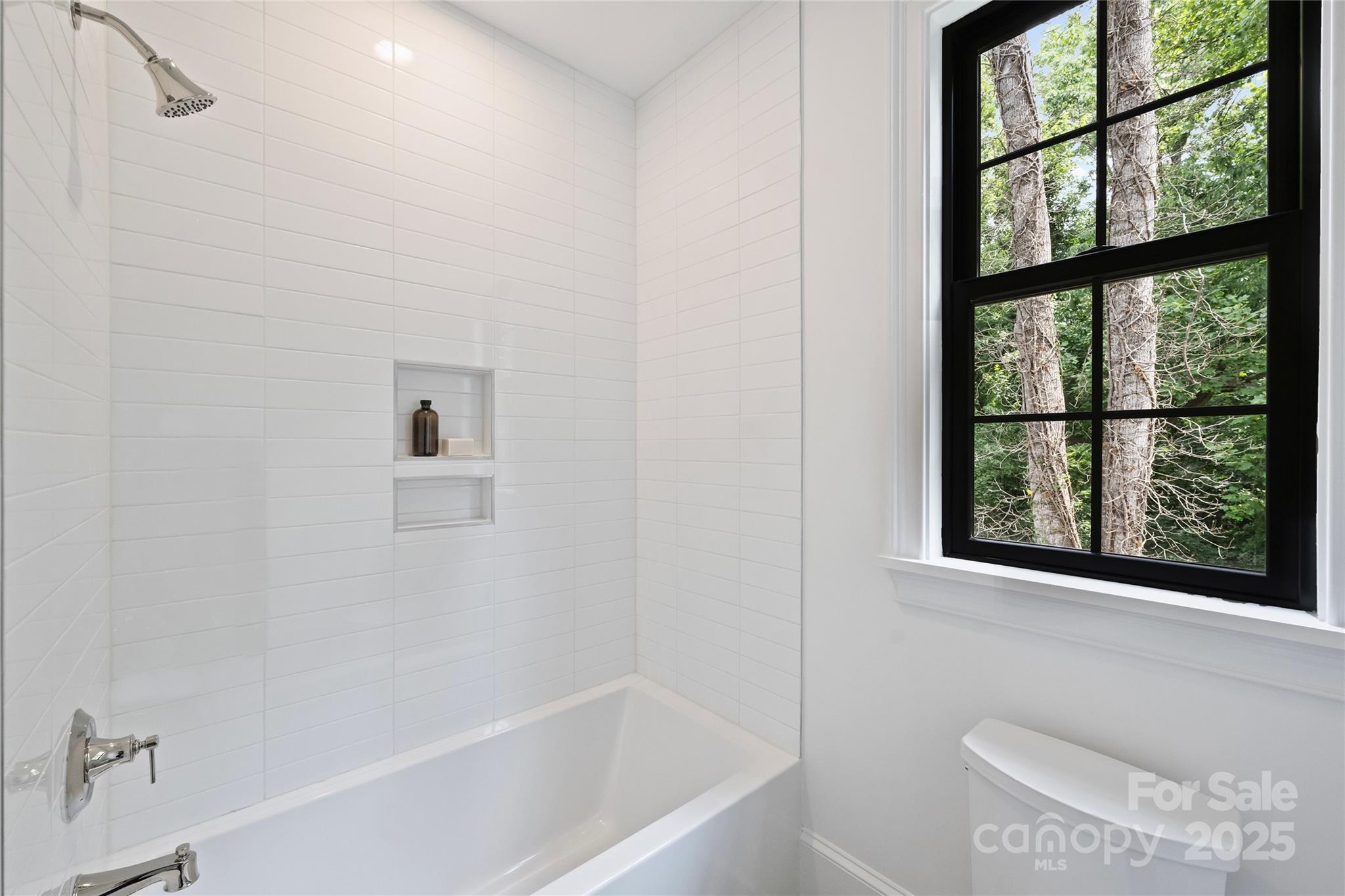 Chateau Sardis - Residential