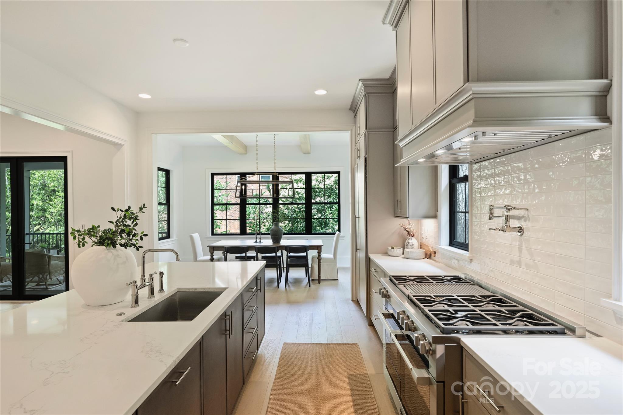 Chateau Sardis - Residential