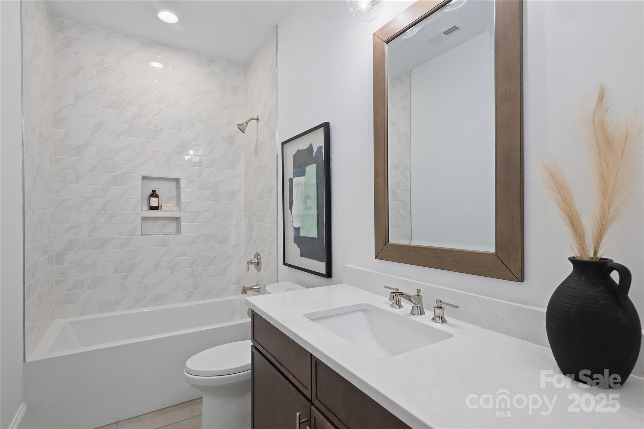 Chateau Sardis - Residential