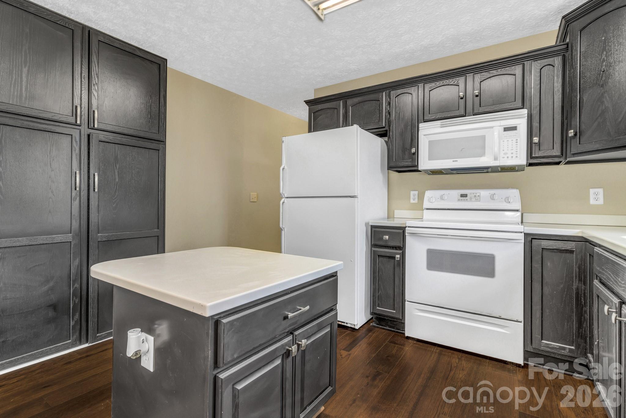 Lone Laurel - Residential