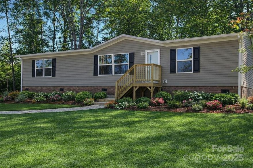 New 2025 Clayton Home – 3 Bed, 2 Bath with Brick Foundation

Be the first to own this move in ready brand-new 2025 Clayton manufactured home! This home features 3 spacious bedrooms, 2 full bathrooms, and sits on a permanent brick foundation—qualifying for traditional and FHA financing.

Located just minutes from Interstate 40 and all the shopping, dining, and recreation that Marion, NC has to offer.

Don’t miss this opportunity—contact the listing agent today for more information or to schedule a showing.