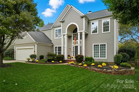 Photo of 5701 Fairvista Drive, Charlotte, NC 28269 (MLS # 4311883)
