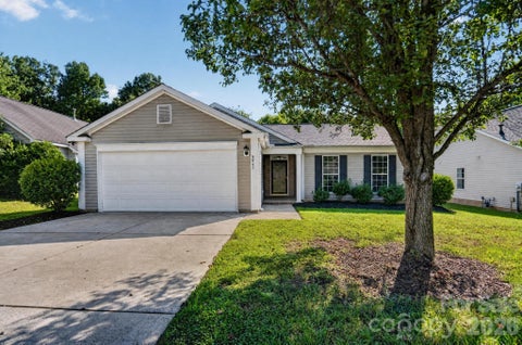 Photo of 9041 Foggy Meadow Road, Charlotte, NC 28269 (MLS # 4424549)