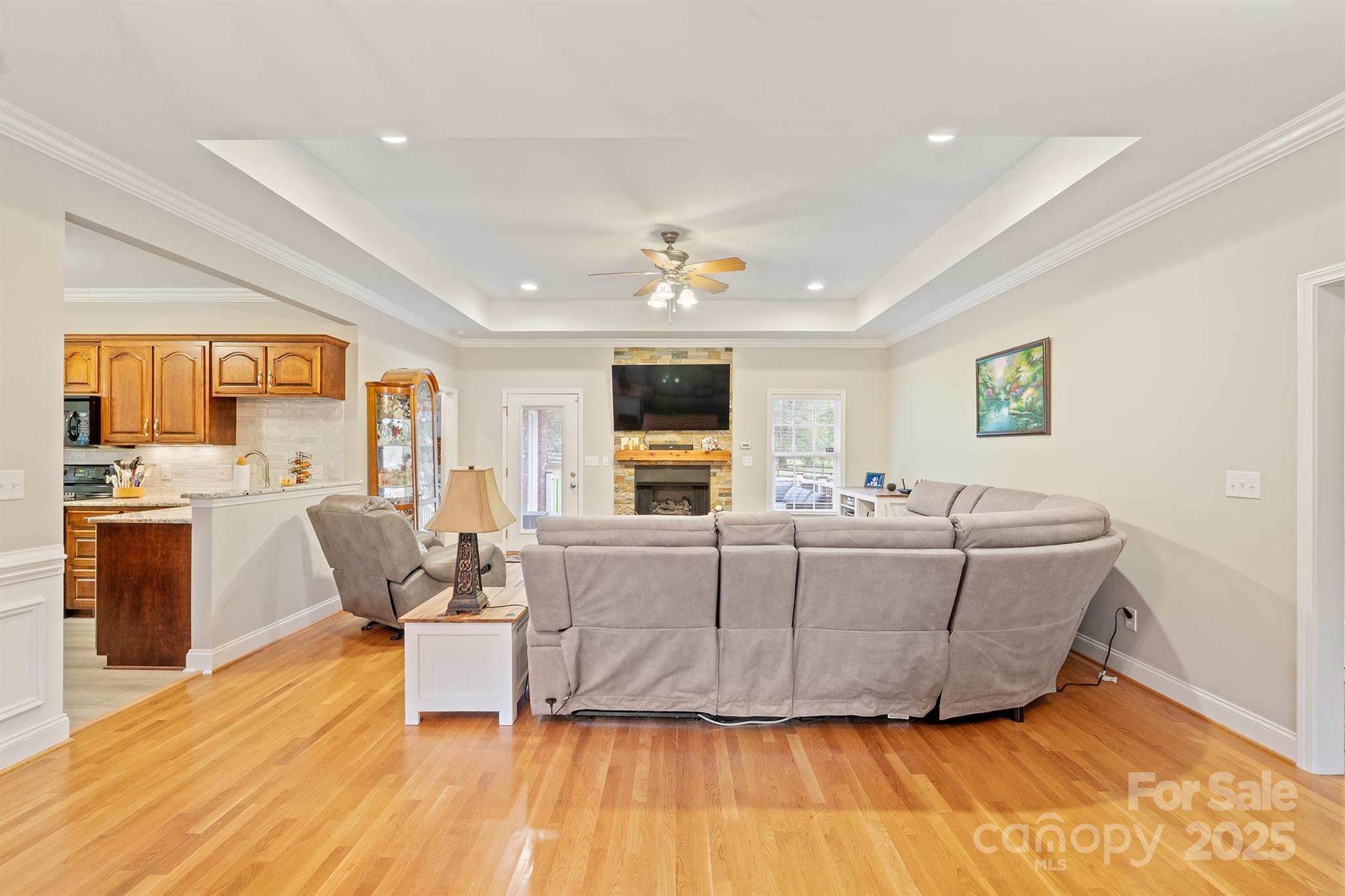 524 Lawyers Road W
