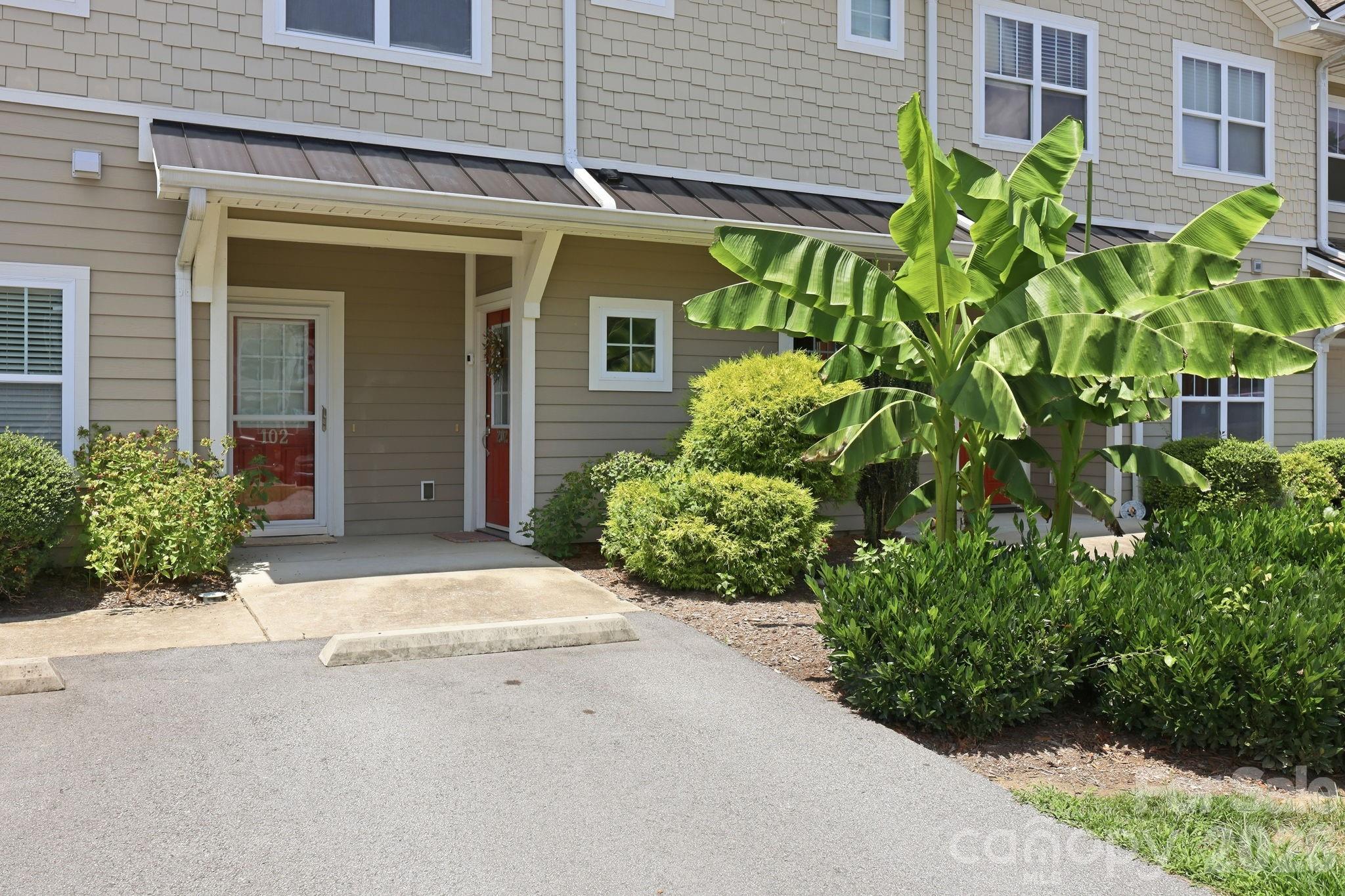 123 Foxden Drive 202